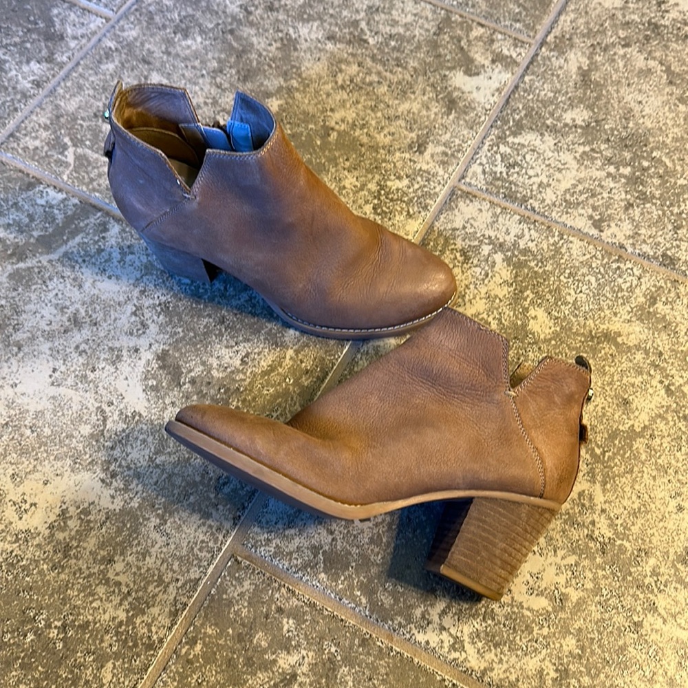 Steve Madden Leather Cognac Boots 7